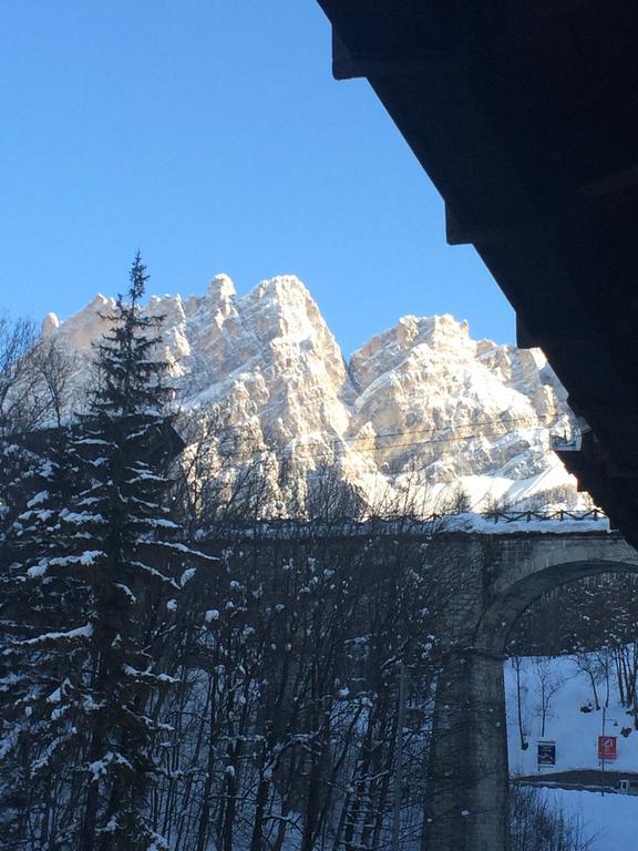 Meuble Villa Neve Cortina dʼAmpezzo Exterior foto