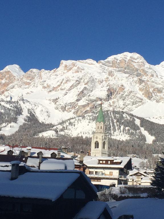 Meuble Villa Neve Cortina dʼAmpezzo Exterior foto