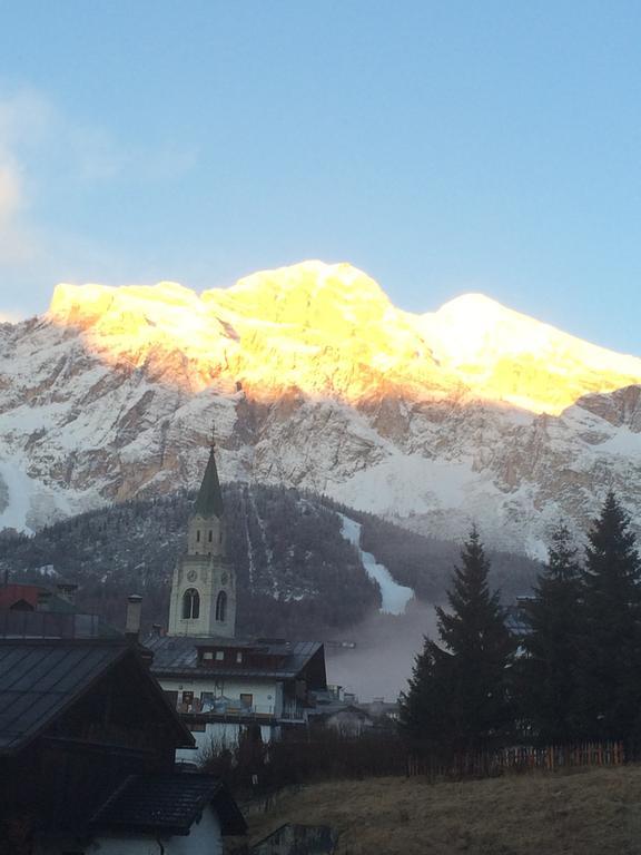 Meuble Villa Neve Cortina dʼAmpezzo Exterior foto