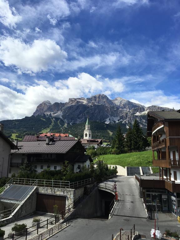 Meuble Villa Neve Cortina dʼAmpezzo Exterior foto